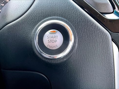 Used 2017 Nissan Pathfinder S image 35