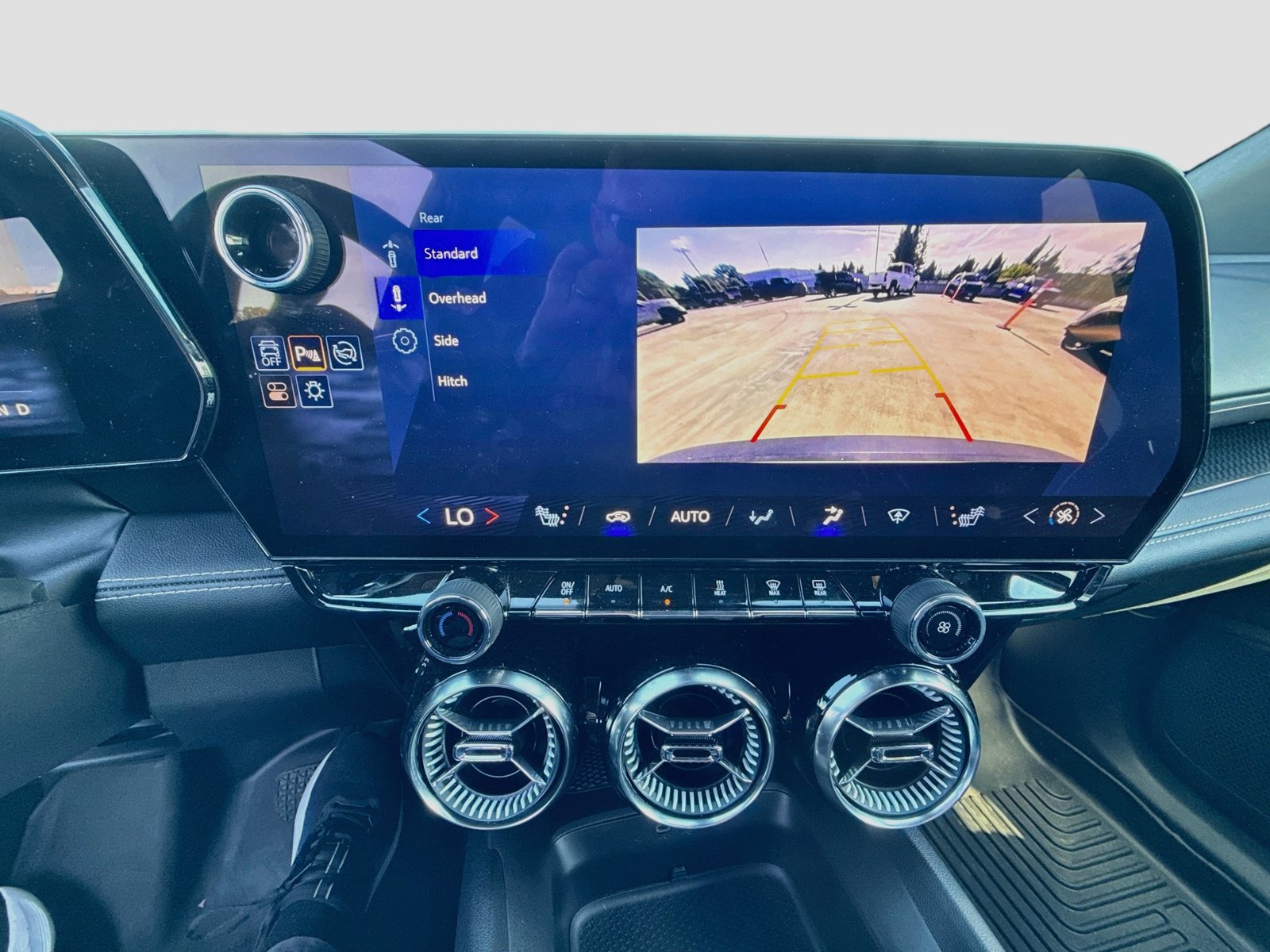 Used 2024 Chevrolet Blazer EV LT AWD/4WD image 13