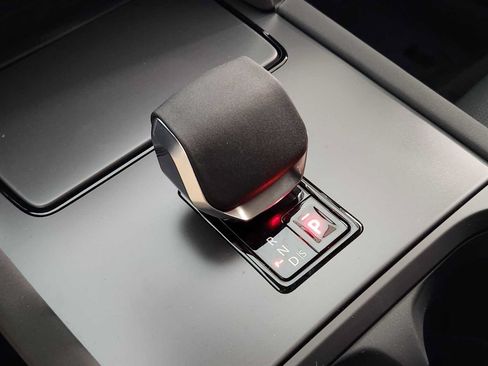 New 2026 Land Rover Discovery Sport Landmark AWD/4WD image 19
