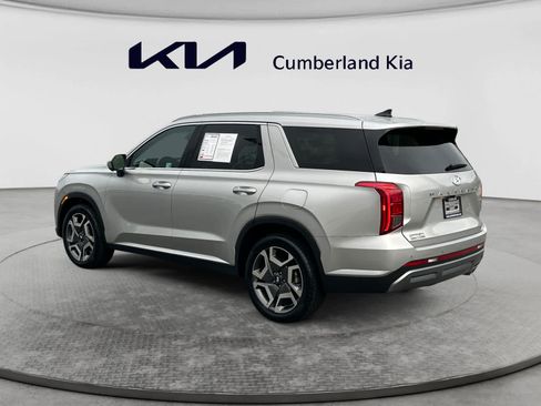 Used 2025 Hyundai Palisade SEL FWD image 3