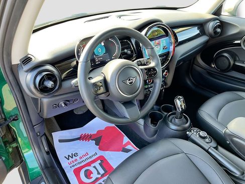 Used 2023 MINI Cooper 2-Door Hardtop image 8