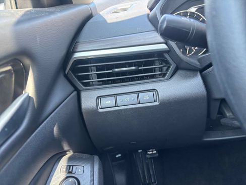 Used 2025 Nissan Altima 2.5 SV FWD image 34