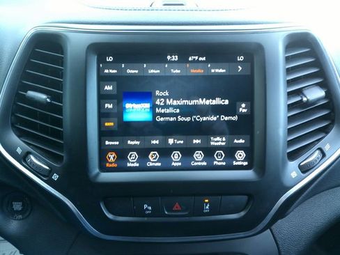 Used 2021 Jeep Cherokee Latitude Lux w/ Comfort/Convenience Group AWD/4WD image 15