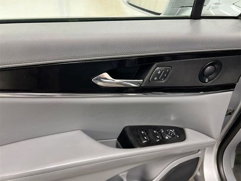 Used 2021 Lincoln Nautilus Reserve image 22