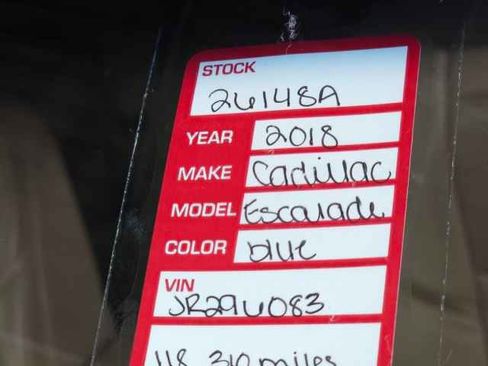 Used 2018 Cadillac Escalade ESV Platinum image 43