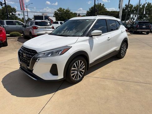 Used 2023 Nissan Kicks SV FWD image 6