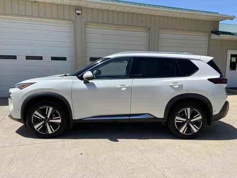 Used 2023 Nissan Rogue SL w/ SL Premium Package AWD/4WD image 4