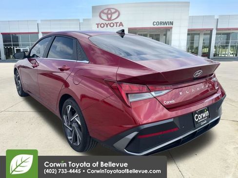 Used 2024 Hyundai Elantra Limited FWD image 3