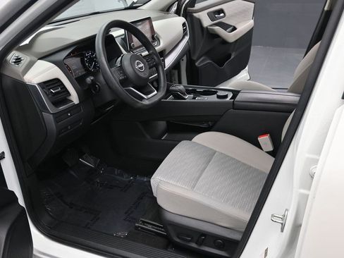 Used 2023 Nissan Rogue SV AWD/4WD image 13