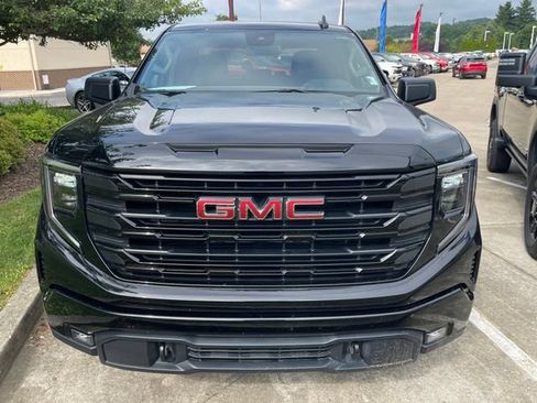 Used 2025 GMC Sierra 1500 Elevation AWD/4WD image 5