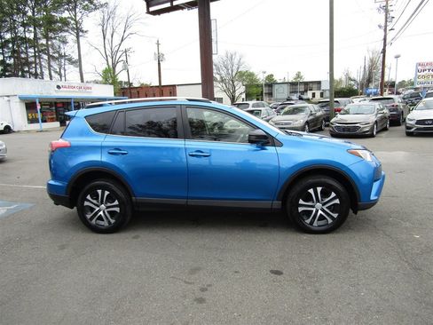 Used 2018 Toyota RAV4 LE w/ All Weather Liner Package image 9