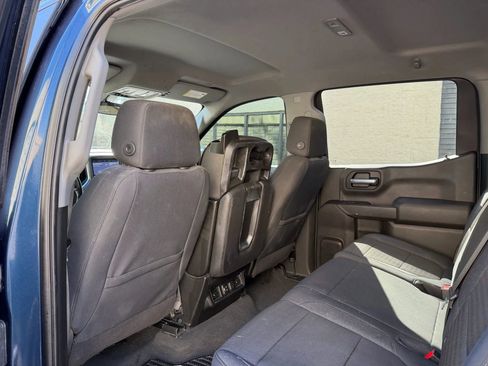 Used 2021 Chevrolet Silverado 1500 LT AWD/4WD image 31