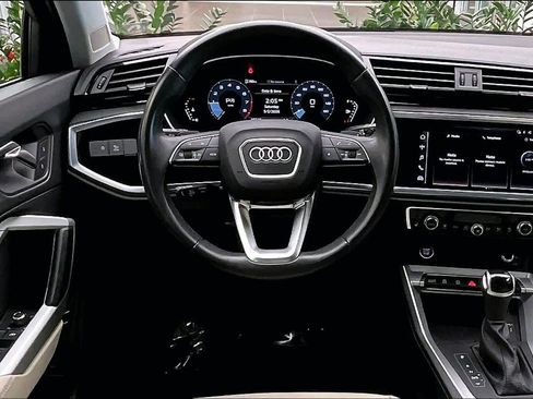 Certified 2024 Audi Q3 2.0T Premium w/ Convenience Package AWD/4WD image 6