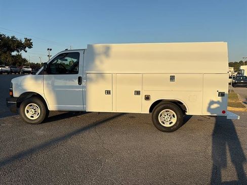 New 2025 Chevrolet Express 3500 w/ Power Convenience Package image 4