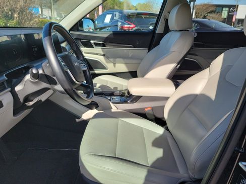 Used 2023 Kia Telluride S image 17
