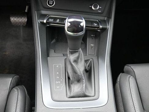Used 2025 Audi Q3 2.0T Premium w/ Convenience Package AWD/4WD image 27