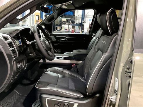 New 2026 RAM 1500 Laramie AWD/4WD image 9