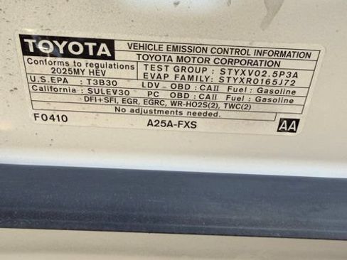 Used 2025 Toyota Camry SE FWD image 31
