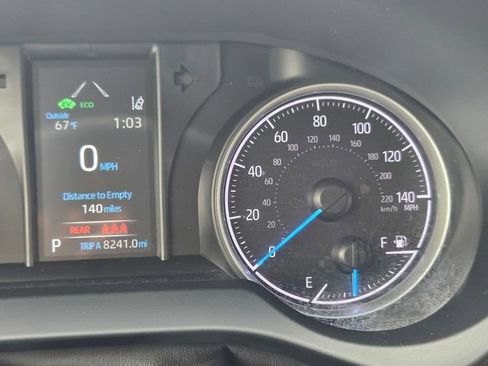 Used 2022 Toyota Venza LE image 20