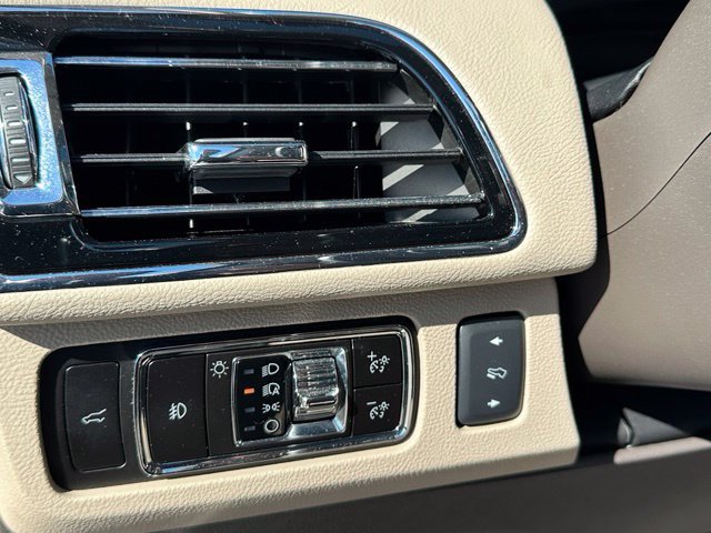 Used 2023 Lincoln Navigator L Reserve AWD/4WD image 24