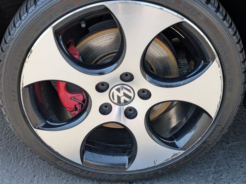 Used 2011 Volkswagen GTI 4-Door FWD image 13