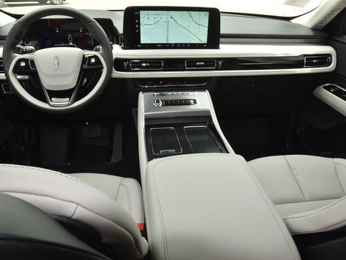 New 2026 Lincoln Aviator AWD image 17