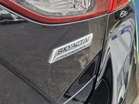 Used 2018 MAZDA MAZDA3 Touring FWD image 10