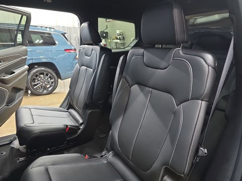 New 2026 Jeep Grand Cherokee L Limited AWD/4WD image 15