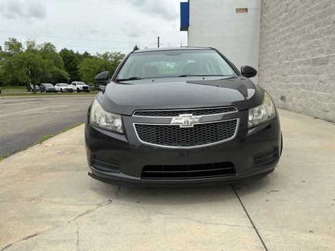 Used 2014 Chevrolet Cruze LT FWD image 2