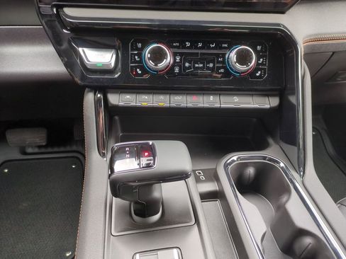 New 2026 GMC Sierra 1500 AT4 w/ AT4 Premium Package AWD/4WD image 14