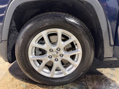 Used 2014 Jeep Cherokee Latitude w/ Comfort/Convenience Group image 26