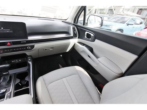 Used 2025 Kia Sorento S w/ Panoramic Sunroof Package FWD image 13