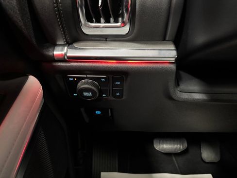 Used 2025 Ford Expedition Platinum AWD/4WD image 17