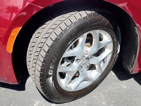Used 2019 Chrysler Pacifica Limited FWD image 20