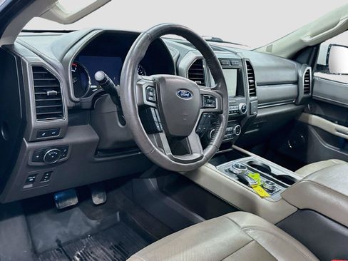 Used 2018 Ford Expedition Max XLT w/ Equipment Group 202A AWD/4WD image 7