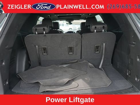 Used 2023 Chevrolet Traverse LT w/ LT Premium Package AWD/4WD image 10