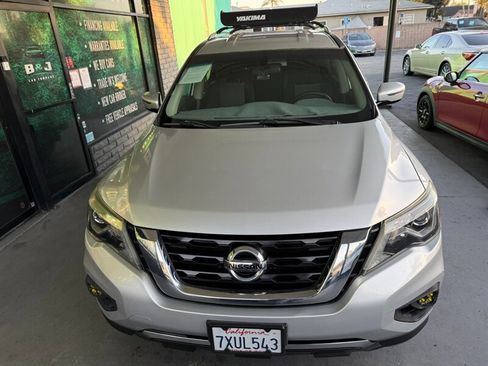 Used 2017 Nissan Pathfinder S image 12
