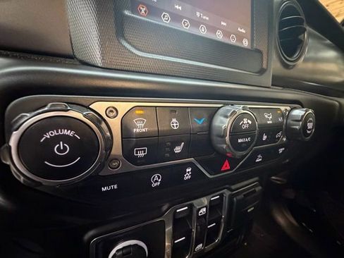 Used 2022 Jeep Gladiator Sport AWD/4WD image 24