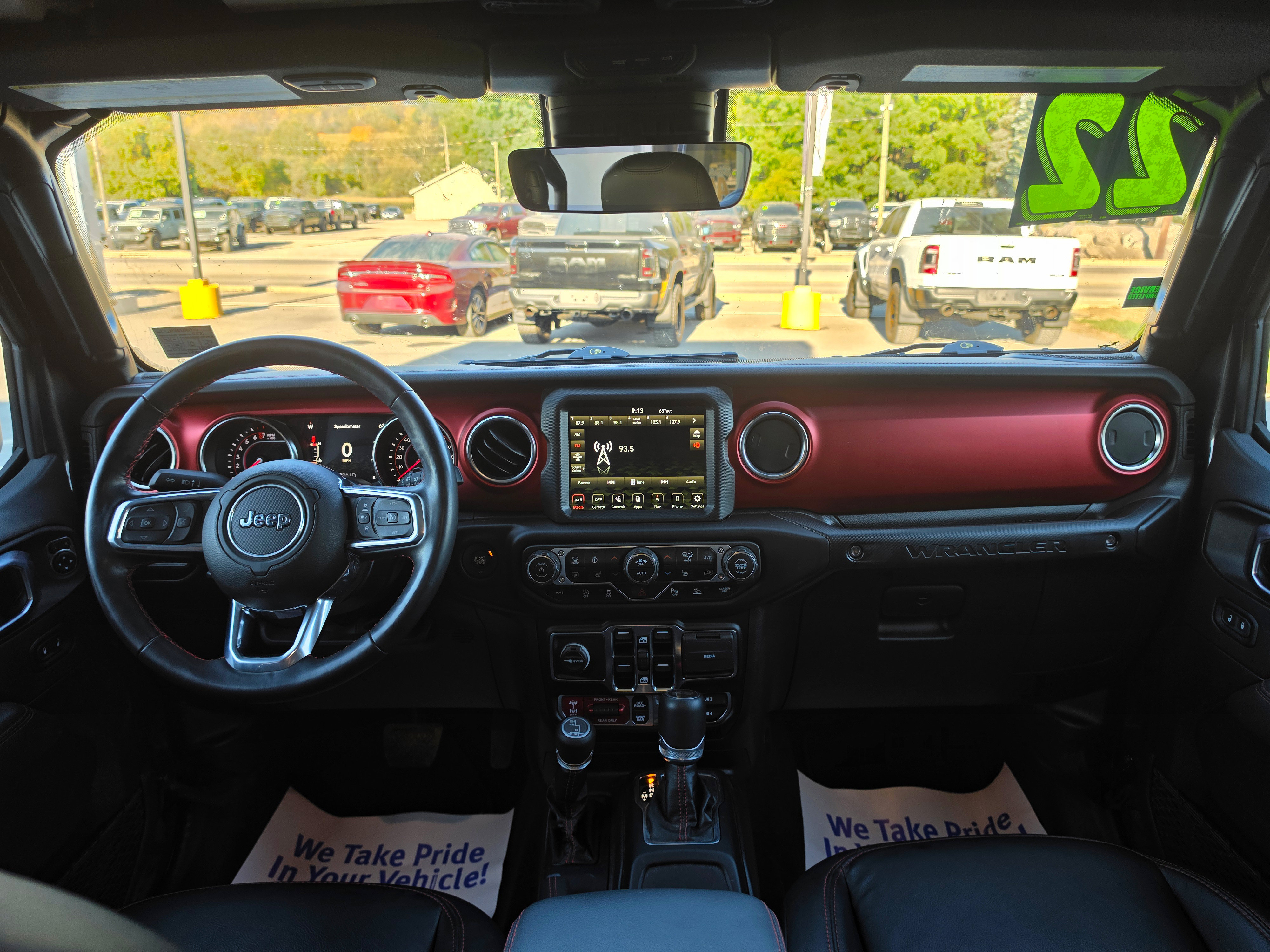 Used 2022 Jeep Wrangler Unlimited Rubicon w/ Xtreme Recon 35" Tire Package AWD/4WD image 15