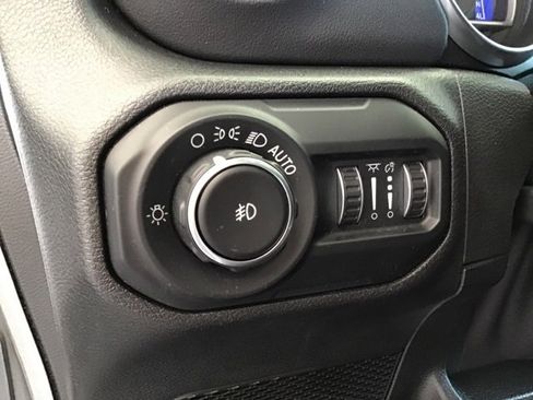 Used 2021 Jeep Wrangler Unlimited Sahara image 61