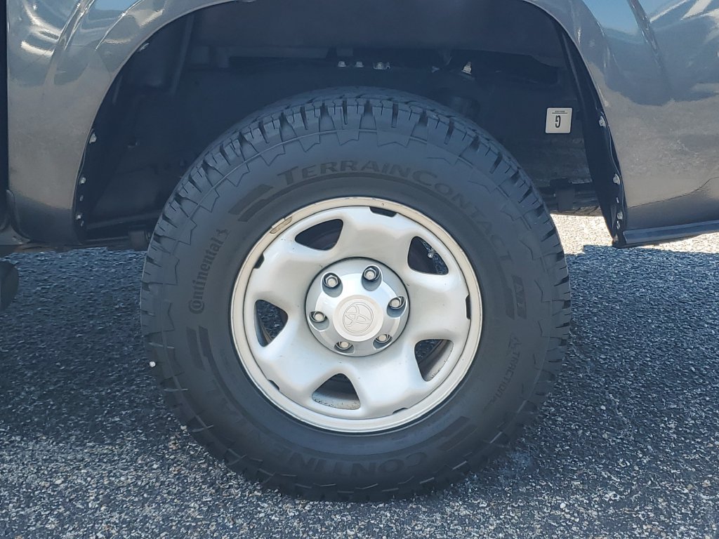 Used 2020 Toyota Tacoma SR AWD/4WD image 30