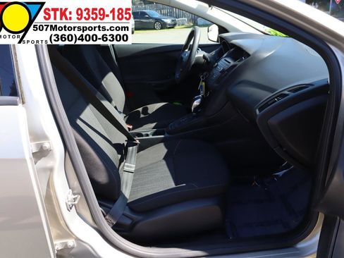 Used 2016 Ford Focus SE image 22