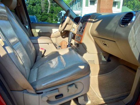 Used 2010 Ford Explorer Eddie Bauer AWD/4WD image 19