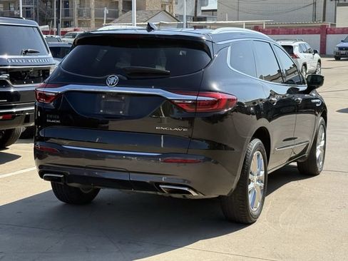 Used 2018 Buick Enclave Premium w/ Experience Buick Package FWD image 4