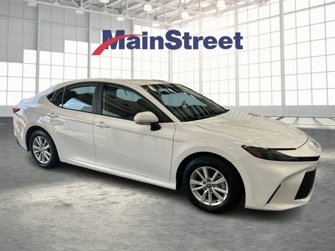 Used 2026 Toyota Camry LE FWD image 7