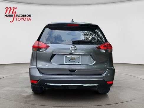 Used 2020 Nissan Rogue S FWD image 10