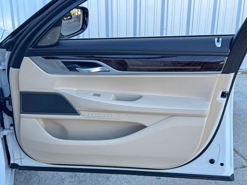 Used 2020 BMW 750i xDrive w/ Executive Package image 44