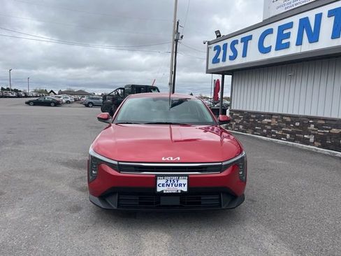 Used 2025 Kia K4 FWD image 2