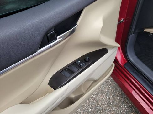 Used 2021 Toyota Camry LE FWD image 16