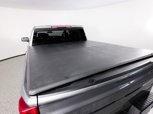 Used 2023 Chevrolet Silverado 1500 LT image 9